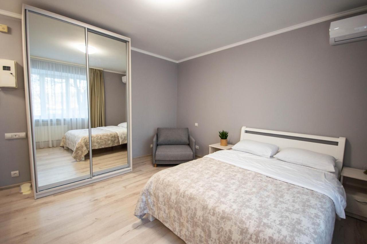 Kyiv Lesi 3 Studio Apartment Bagian luar foto